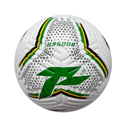Balón de fútbol sobre un soporte blanco juego deportivo y trabajo en equipo